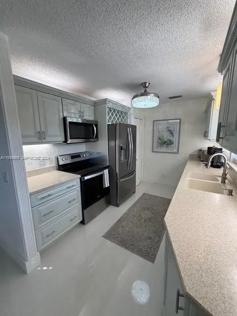 17 Lake Vista Trl #201, Port Saint Lucie, FL 34952 - Image #3