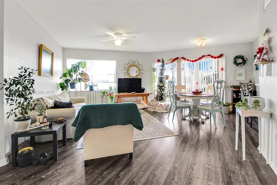 2803 N Oakland Forest Dr #205, Oakland Park, FL 33309 - Image #3