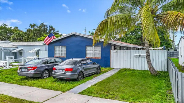 2223 Liberty St, Hollywood, FL 33020