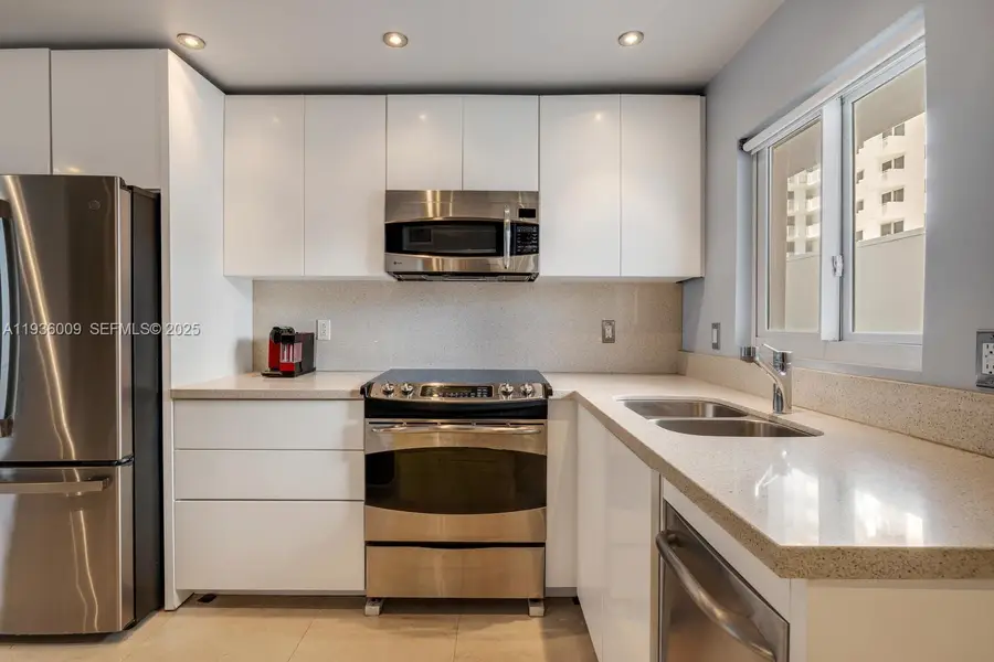 325 Ocean Dr #409, Miami Beach, FL 33139 - Image #2