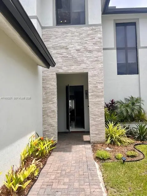 8108 NW 48th Ter, Doral, FL 33166 - Image #3