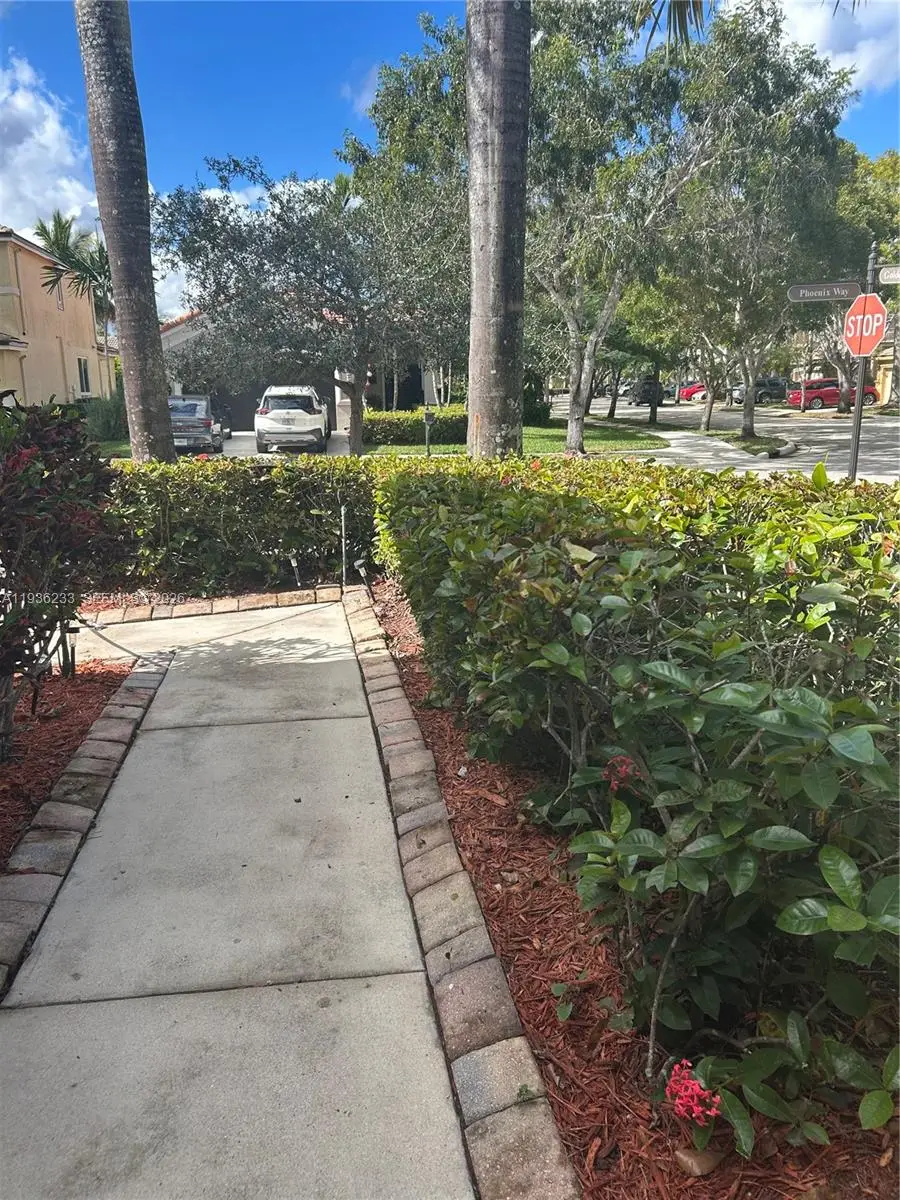 948 NW Phoenix Way, Weston, FL 33327 - Image #2