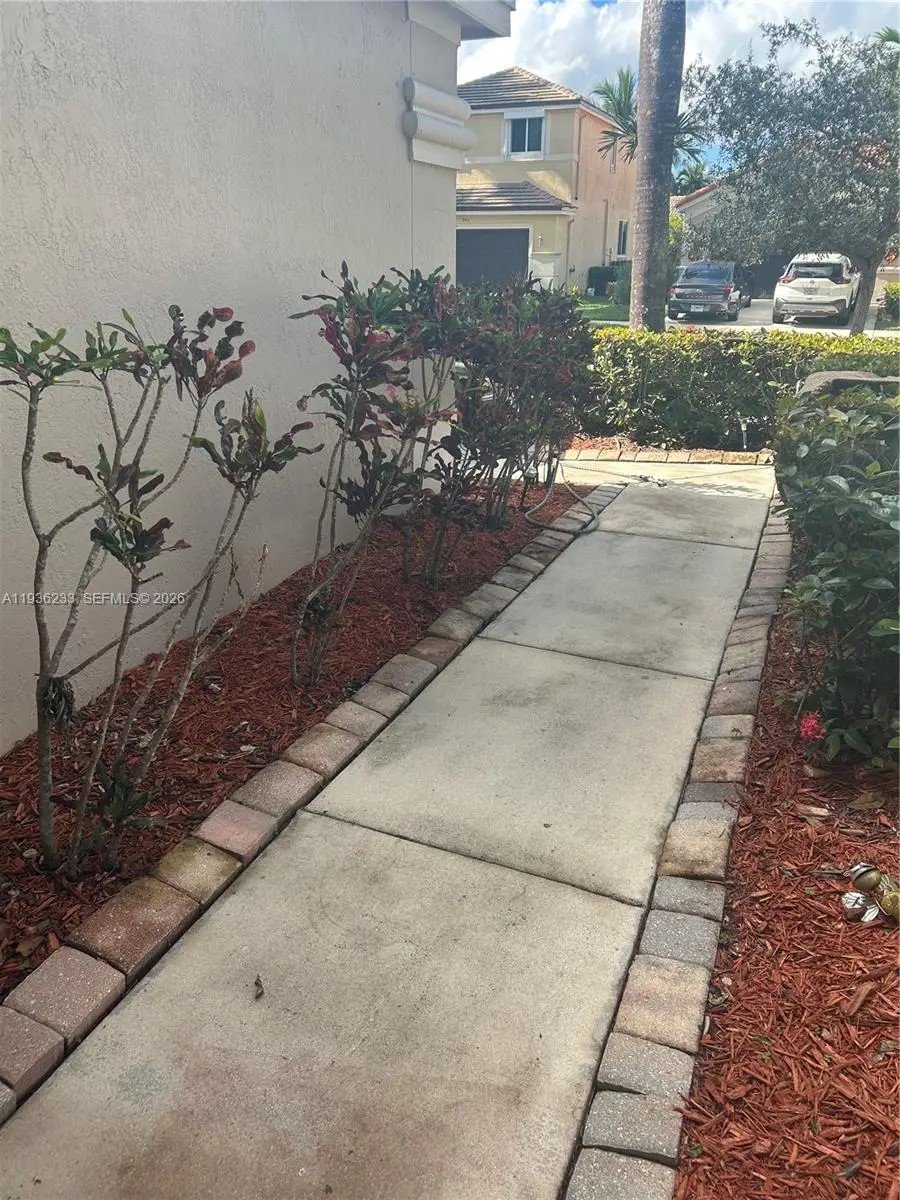 948 NW Phoenix Way, Weston, FL 33327 - Image #3