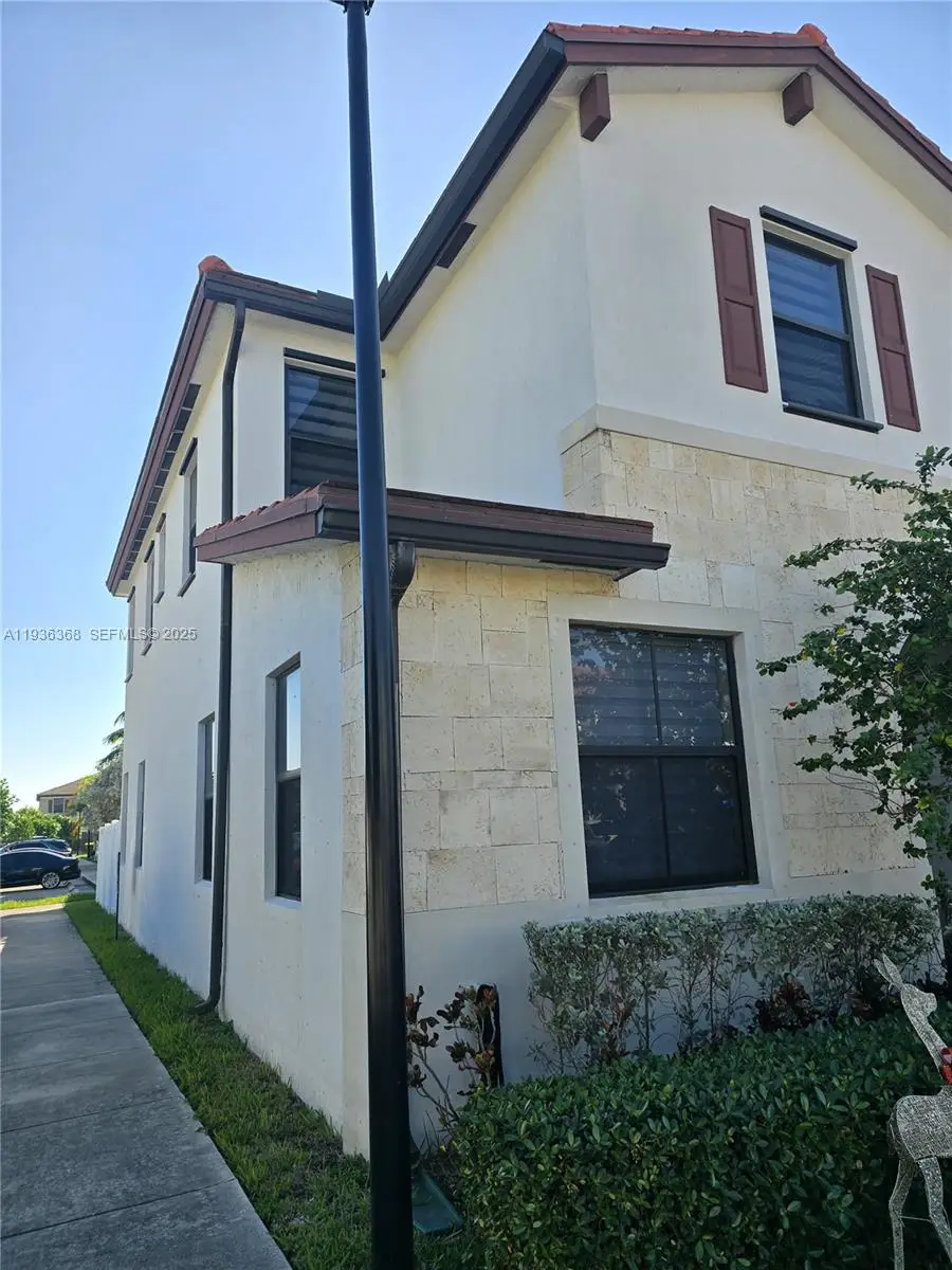 3368 W 105th Ter, Hialeah, FL 33018 - Image #2