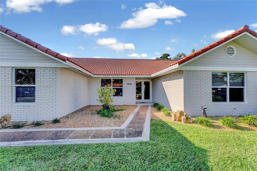 2540 NW 115th Dr, Coral Springs, FL 33065 - Image #2