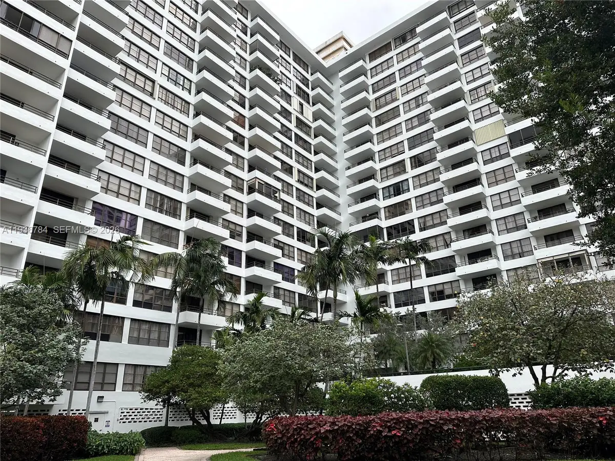 600 Three Islands Blvd #1402, Hallandale Beach, FL 33009 - Image #1