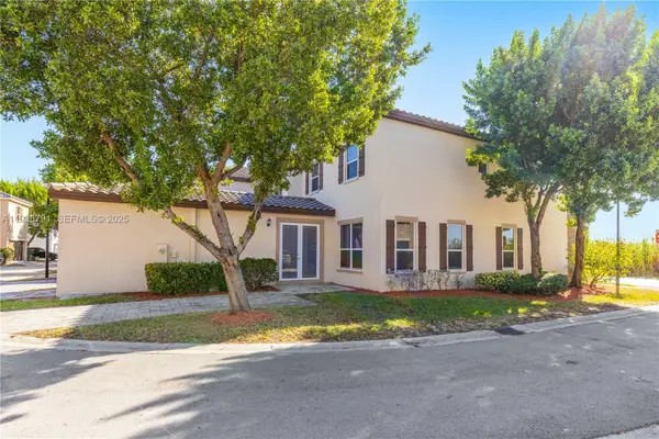 16789 SW 96th St, Miami, FL 33196