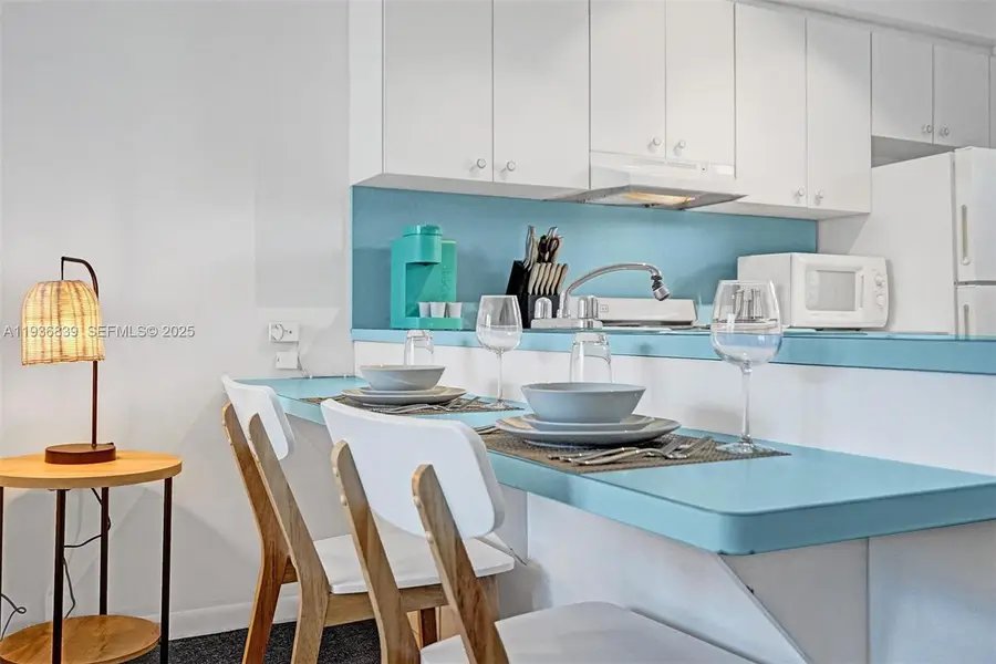 810 S Surf Rd, Hollywood, FL 33019 - Image #3