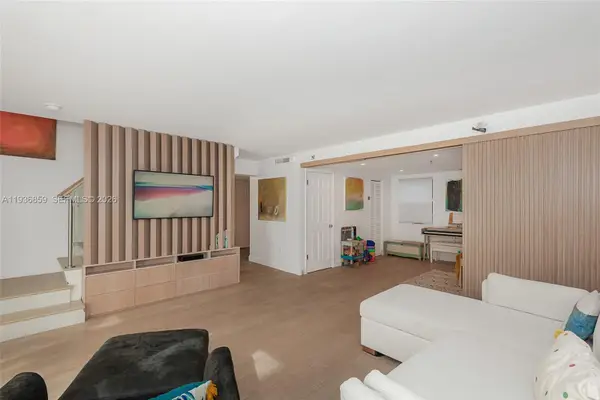 1005 8th St #204, Miami Beach, FL 33139