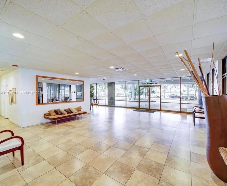 6900 Bay Dr #10K, Miami Beach, FL 33141 - Image #2