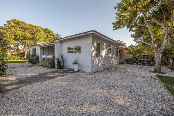 424 NW 53rd St, Miami, FL 33127