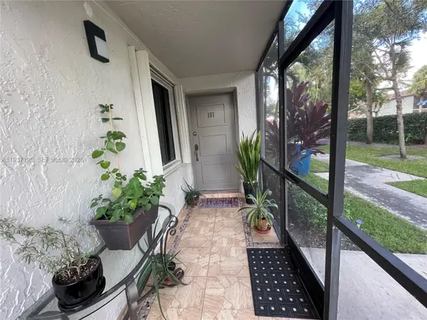 16240 Laurel Dr #101, Weston, FL 33326