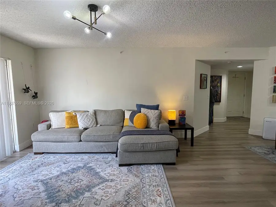 2009 SE 10th Ave #303, Fort Lauderdale, FL 33316 - Image #3