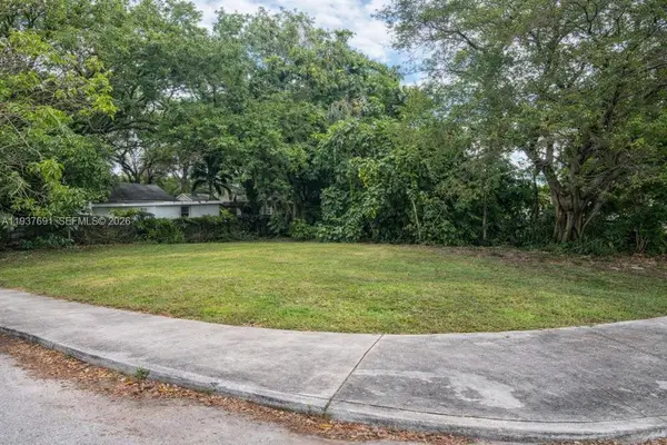 94 NE 56th St, Miami, FL 33137
