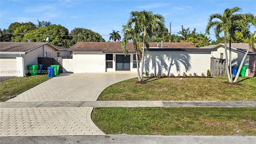 8651 NW 24th St, Sunrise, FL 33322 - Image #2