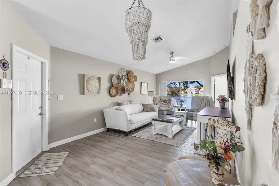 10831 NW 3rd Ct, Pembroke Pines, FL 33026 - Image #3