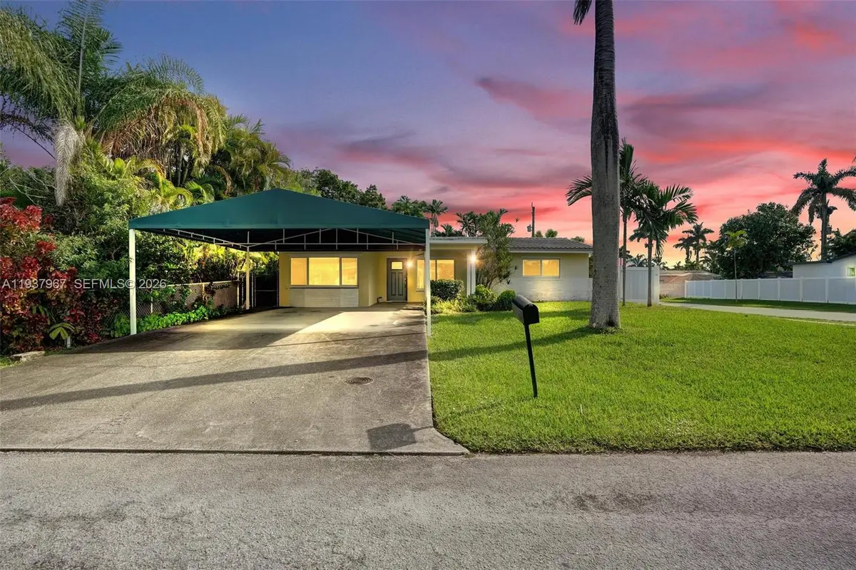 2209 N 15th Ave, Hollywood, FL 33020 - Image #1