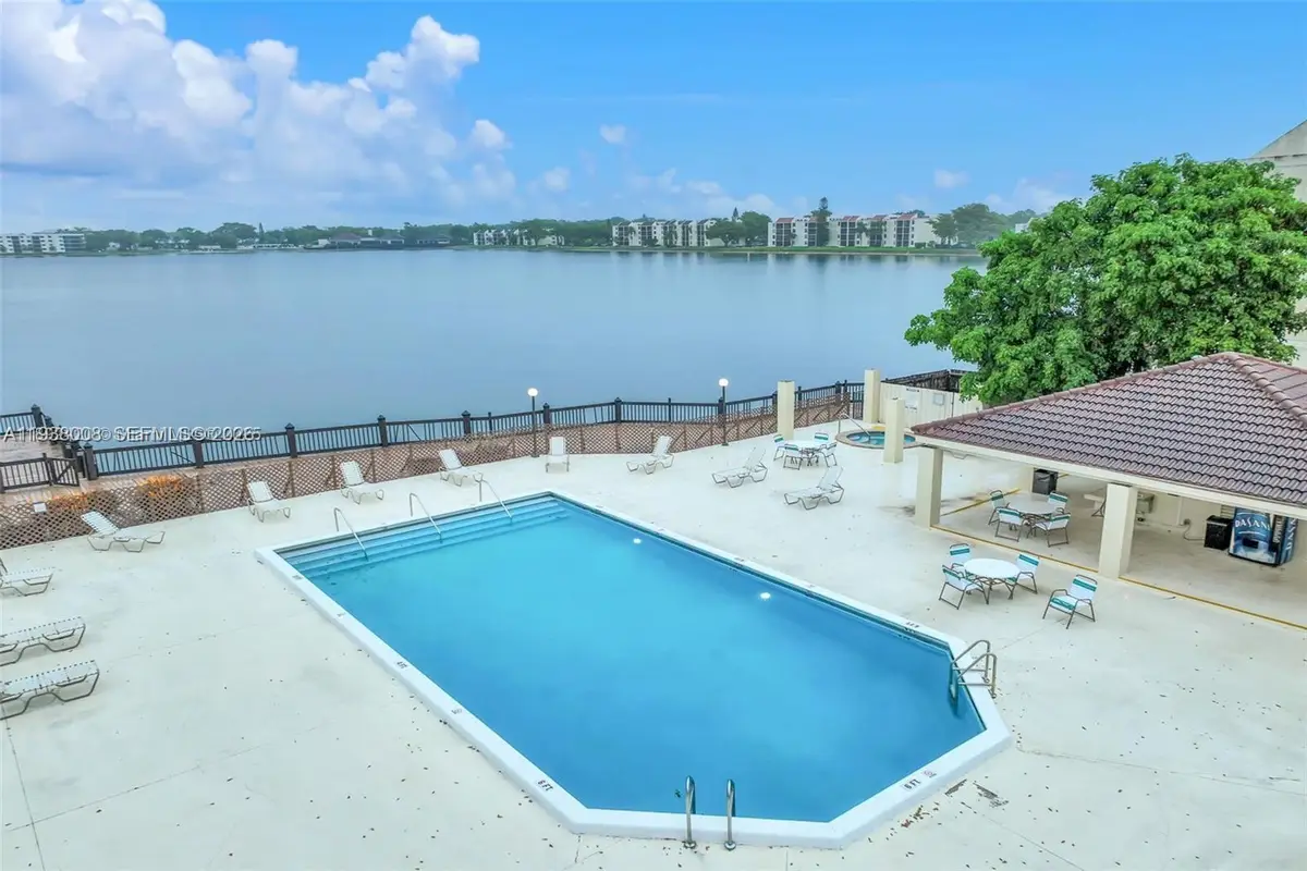 110 Lake Emerald Dr #404, Oakland Park, FL 33309 - Image #1