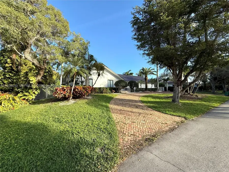 13407 SW 59th Ave, Pinecrest, FL 33156 - Image #2