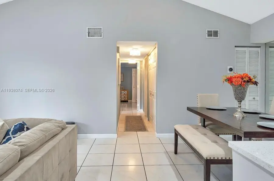 3001 N Oakland Forest Dr #301, Oakland Park, FL 33309 - Image #3