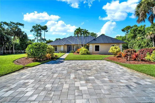 5980 Painted Leaf Ln, Naples, FL 34116