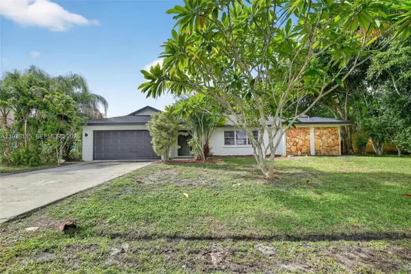 770 SE Hollahan Ave, Port St Lucie, FL 34983