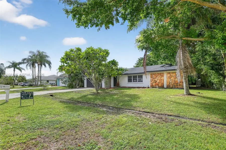 770 SE Hollahan Ave, Port Saint Lucie, FL 34983 - Image #2