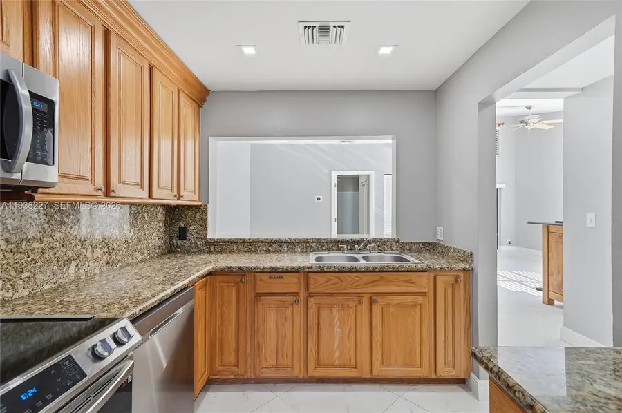 1401 NW 97th Ter #315, Pembroke Pines, FL 33024 - Image #2