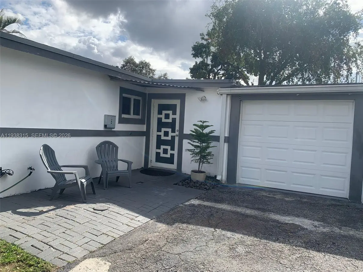 6620 Custer St, Hollywood, FL 33024 - Image #1