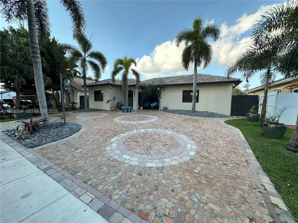 8935 NW 164th St, Miami Lakes, FL 33018