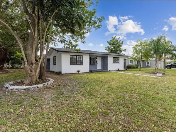 6800 SW 10th Ct, Pembroke Pines, FL 33023