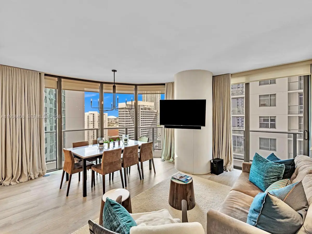 55 SW 9th St #1808, Miami, FL 33130 - Image #1