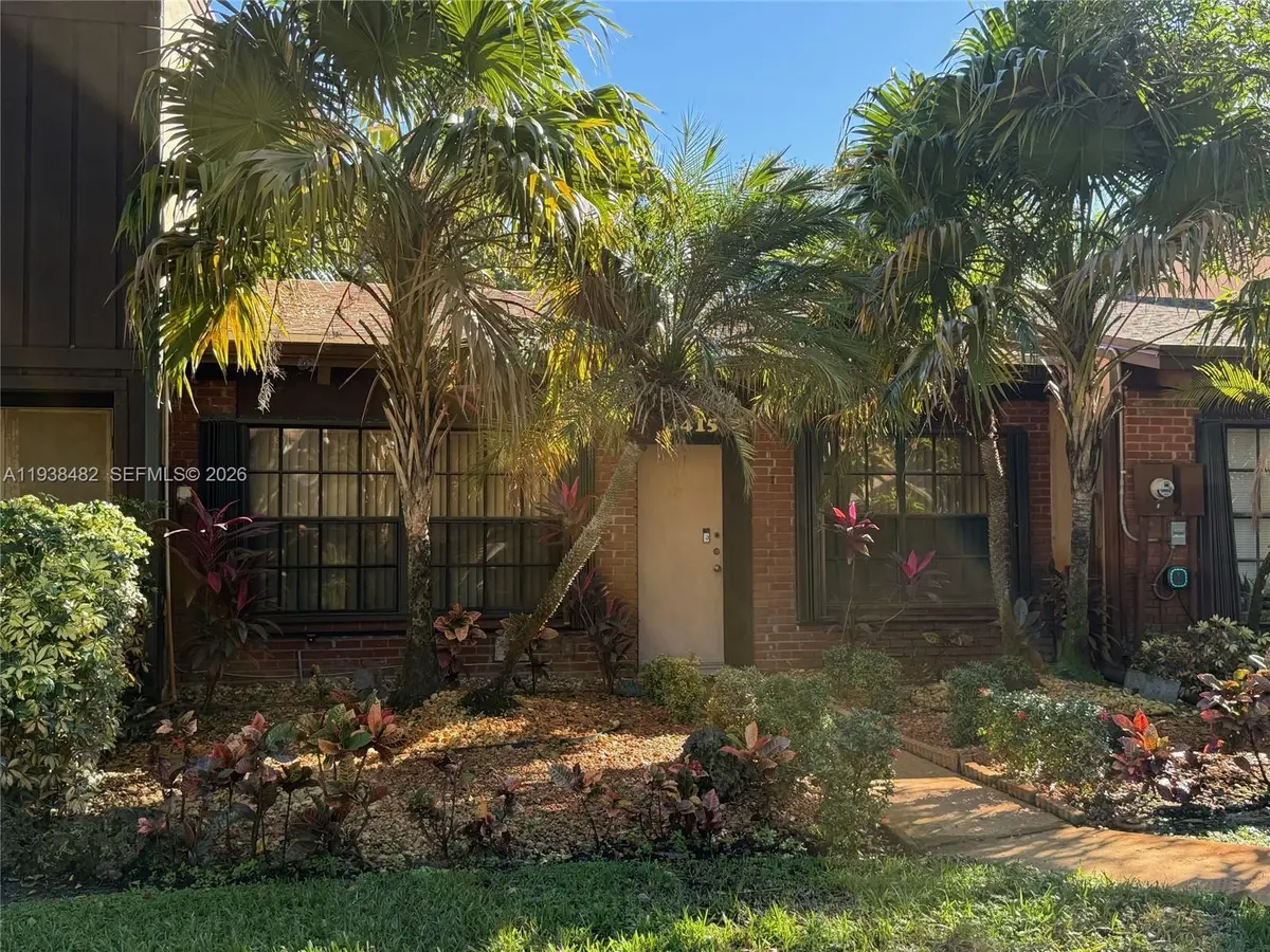 3415 Freedom Dr, Hollywood, FL 33021 - Image #1