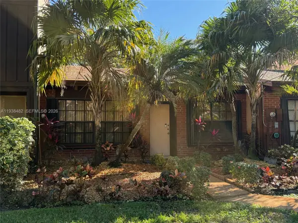 3415 Freedom Dr, Hollywood, FL 33021