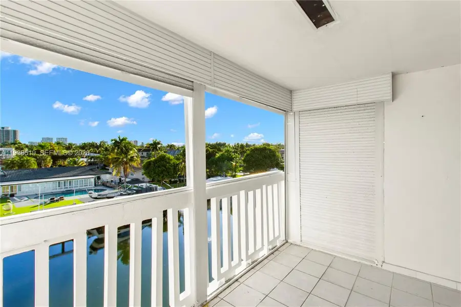 455 Paradise Isle Blvd #402, Hallandale Beach, FL 33009 - Image #3