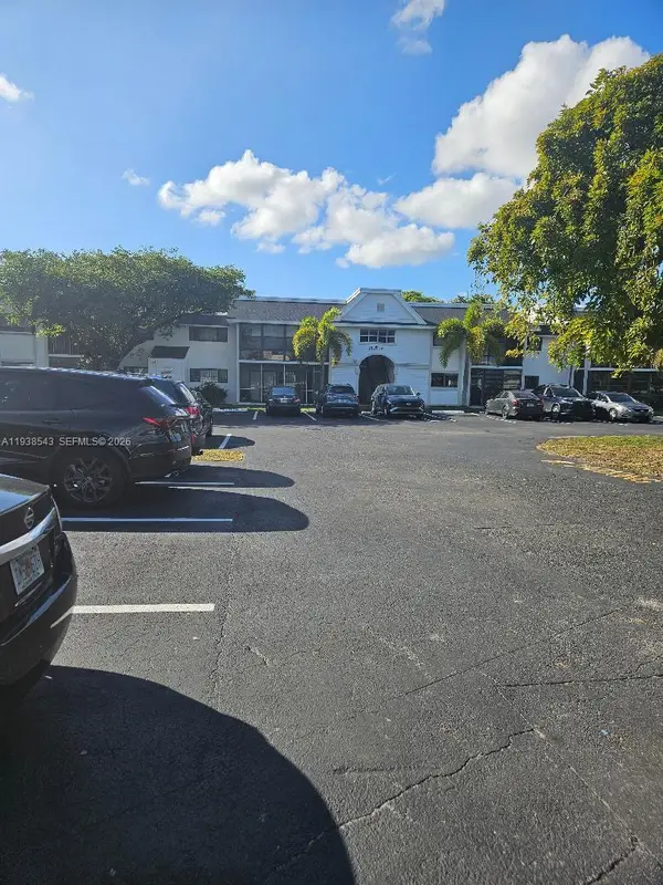 18755 NW 62nd Ave #101, Hialeah, FL 33015