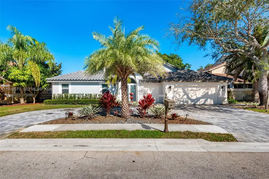 15221 N Laurel Ln N, Pembroke Pines, FL 33027 - Image #2