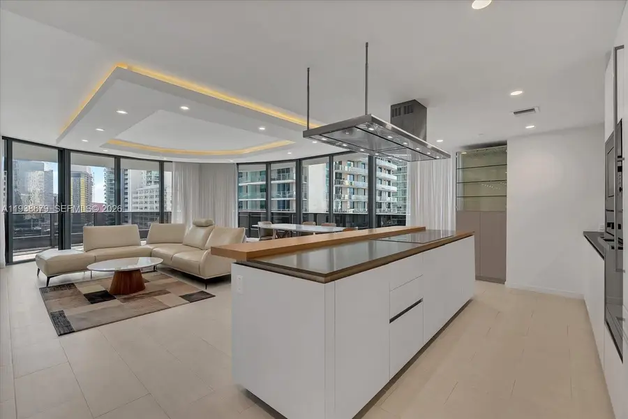 1000 Brickell Plz #2202, Miami, FL 33131 - Image #2