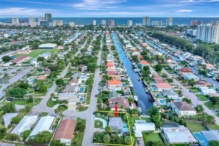 2304 SE 13th Ct, Pompano Beach, FL 33062 - Image #2