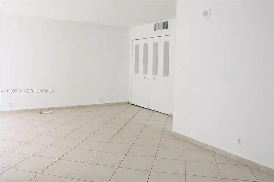 16919 N Bay Rd #118, Sunny Isles Beach, FL 33160 - Image #2