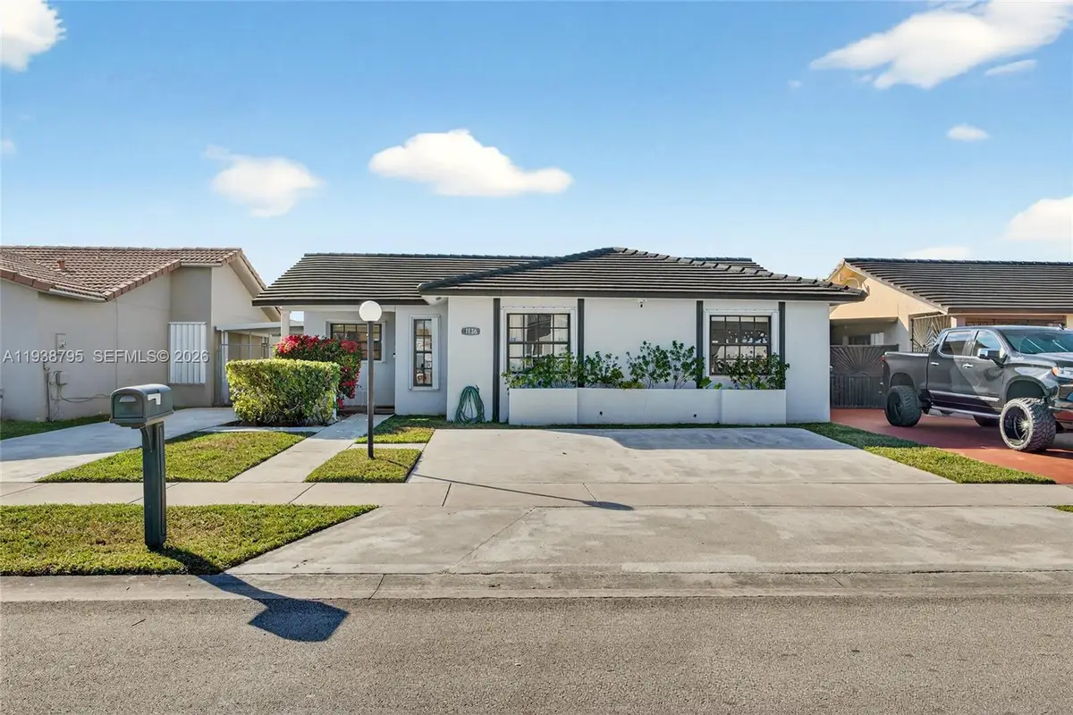 1136 SW 139th Pl, Miami, FL 33184 - Image #1