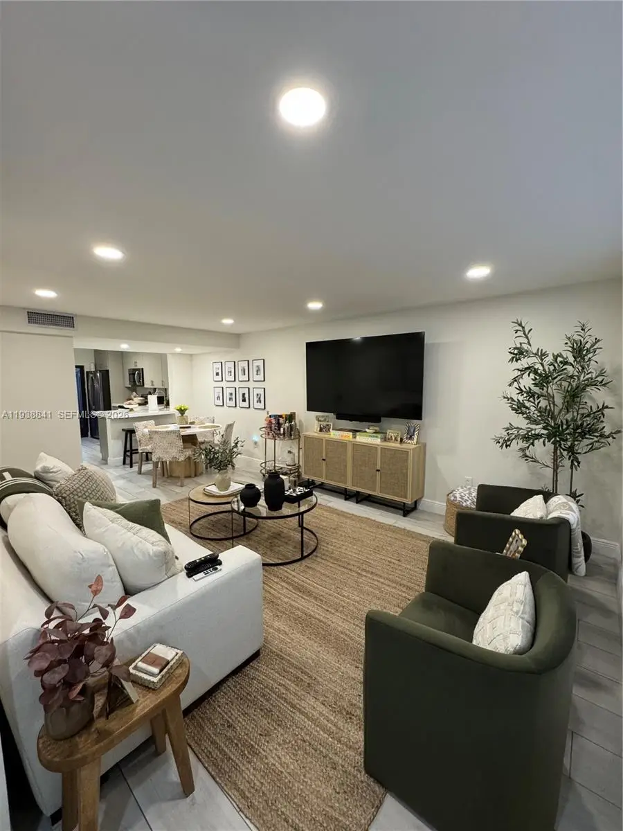 10069 SW 77th Ct, Miami, FL 33156 - Image #1