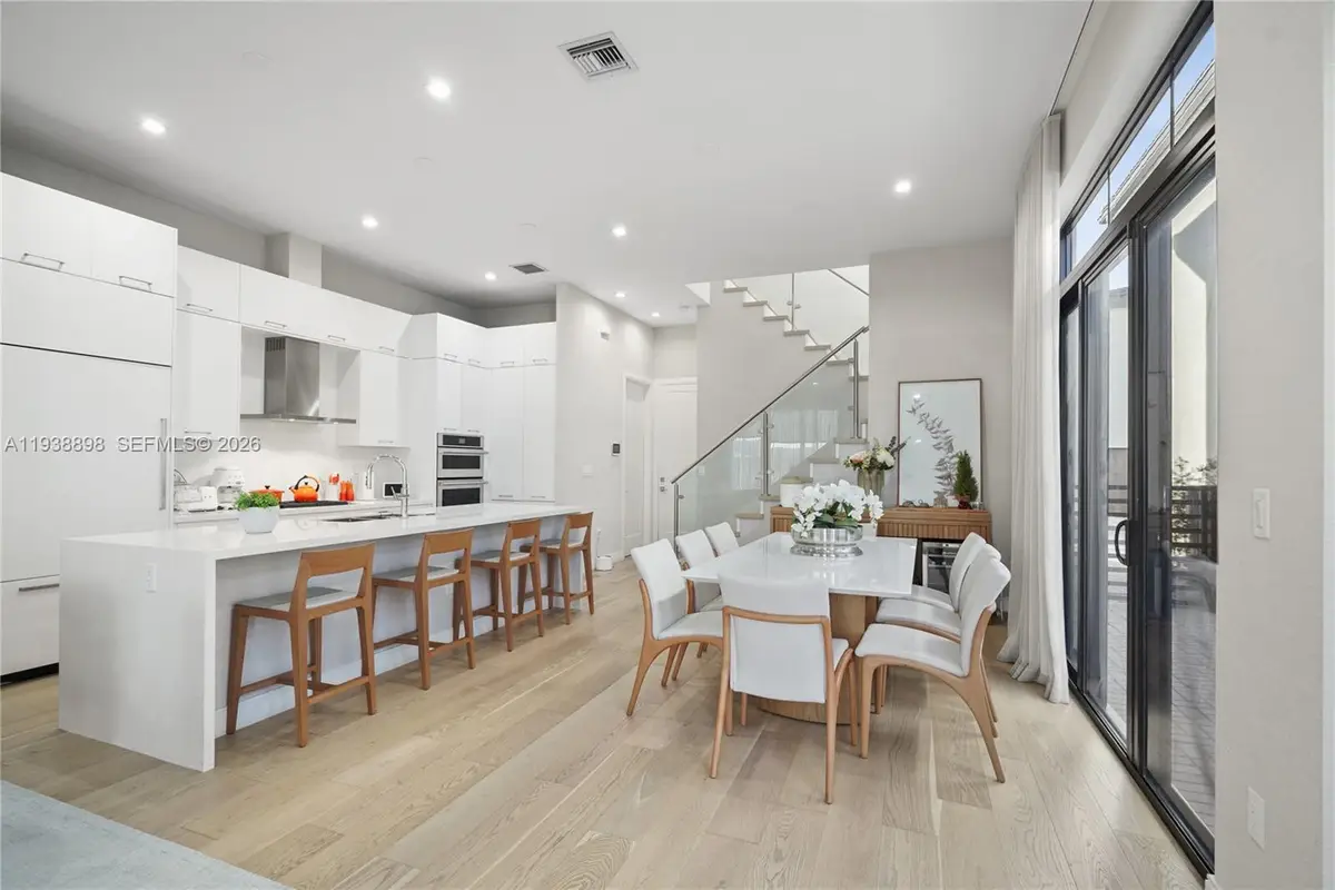 8144 NW 43rd St, Doral, FL 33166 - Image #1