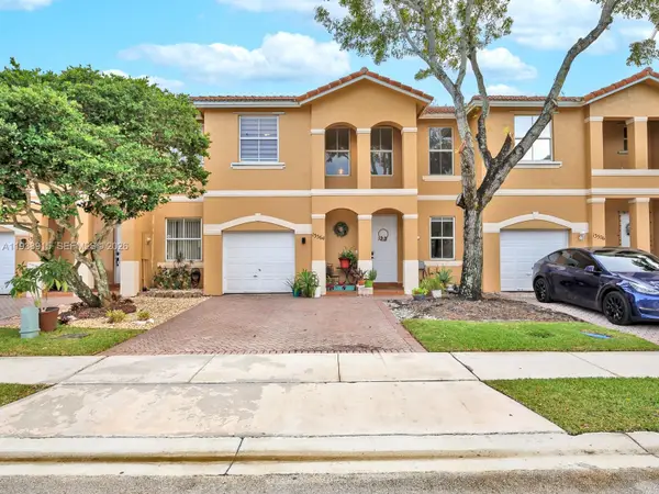 13564 NW 7th St, Pembroke Pines, FL 33028