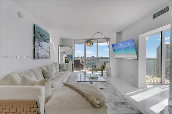 325 S Biscayne Blvd #3723, Miami, FL 33131