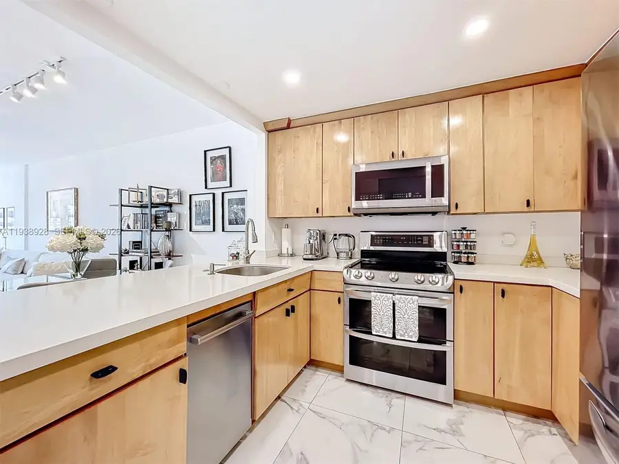 1825 S Ocean Dr #PH11, Hallandale Beach, FL 33009 - Image #3