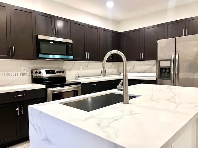 2653 SE 13th Ct, Homestead, FL 33035 - Image #2