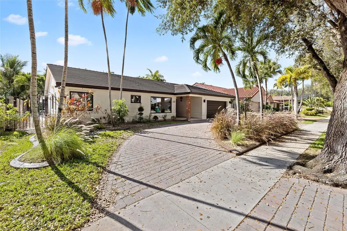 7910 NW 169th Ter, Miami Lakes, FL 33016 - Image #1