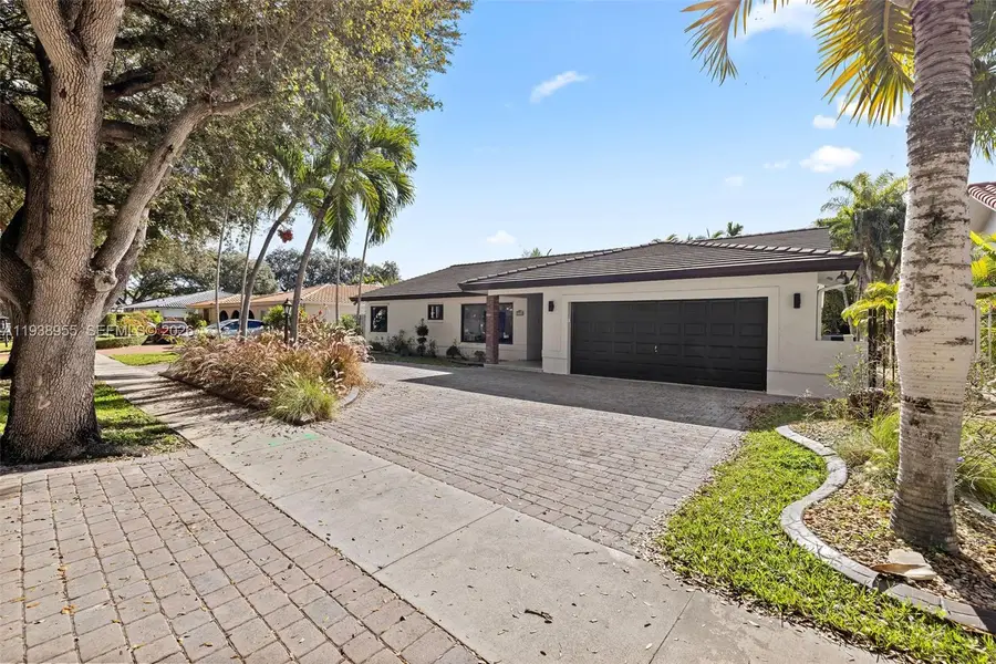 7910 NW 169th Ter, Miami Lakes, FL 33016 - Image #3