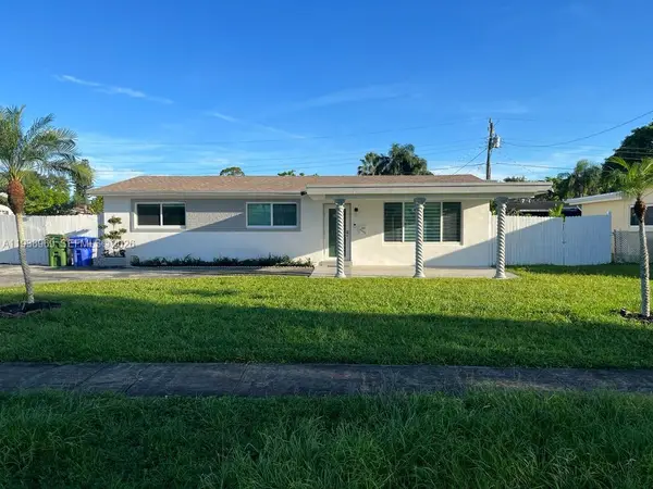 6900 SW 3rd St, Pembroke Pines, FL 33023